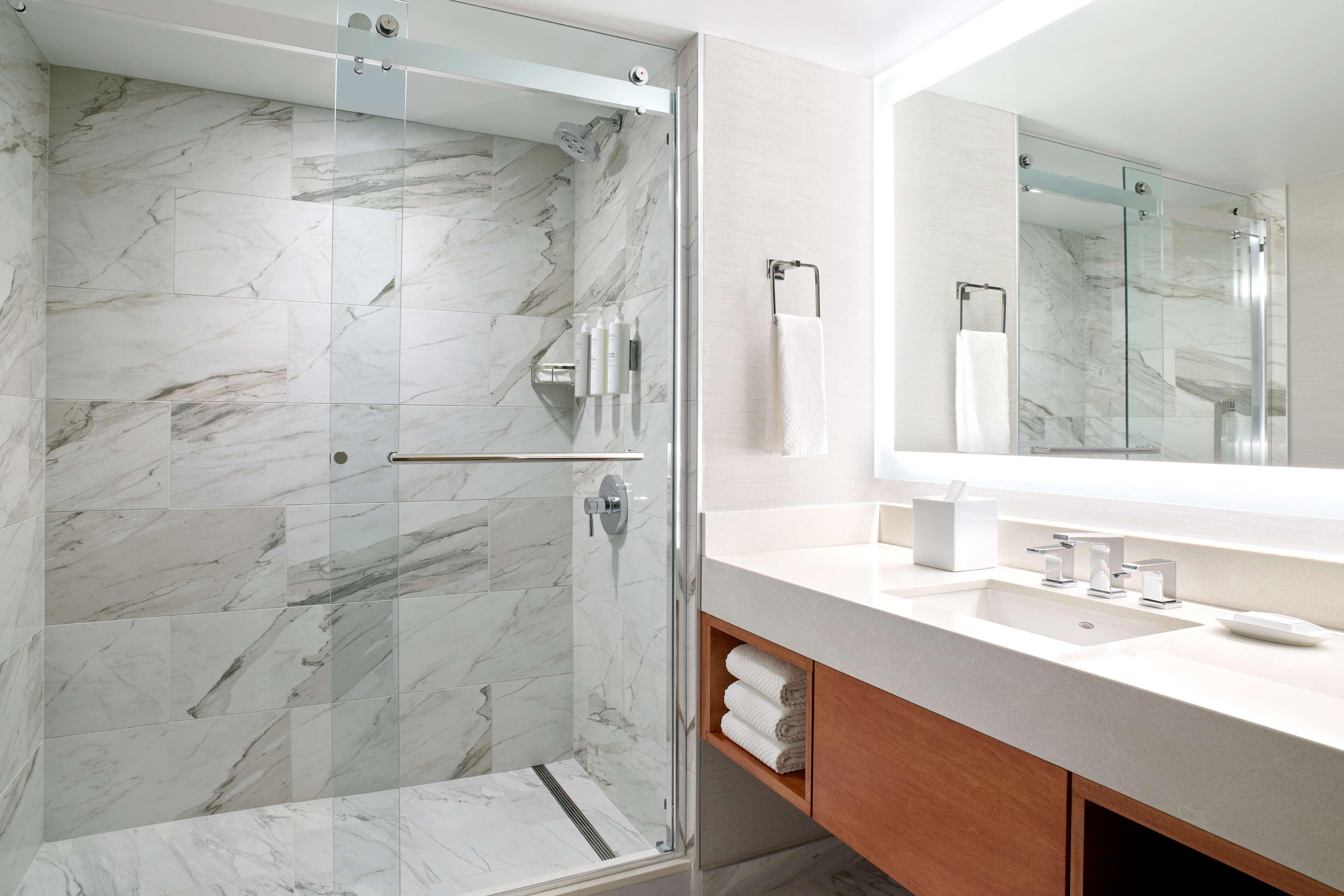 Embassy Suites By Hilton Washington Dc Convention Center Экстерьер фото