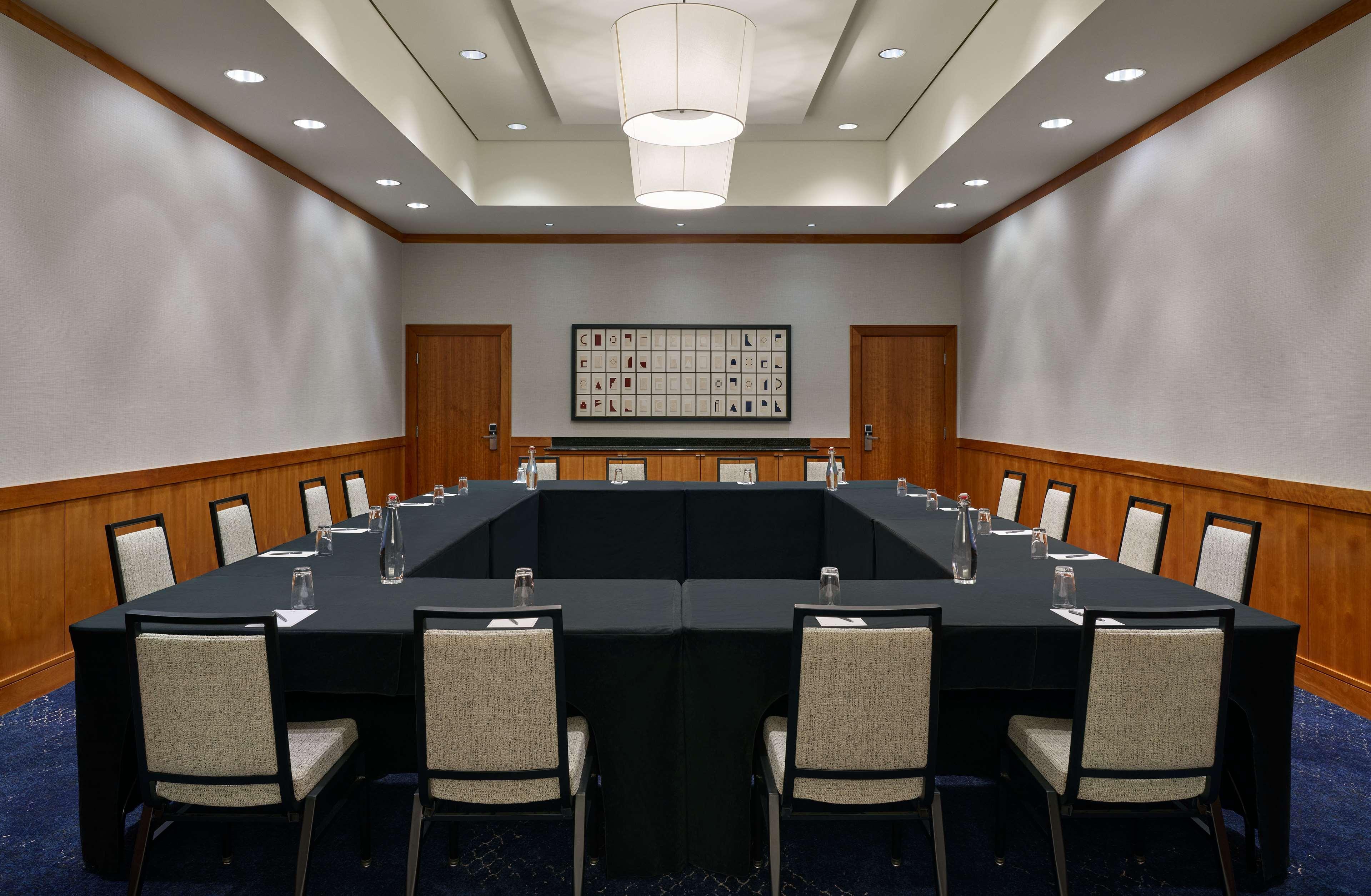 Embassy Suites By Hilton Washington Dc Convention Center Экстерьер фото