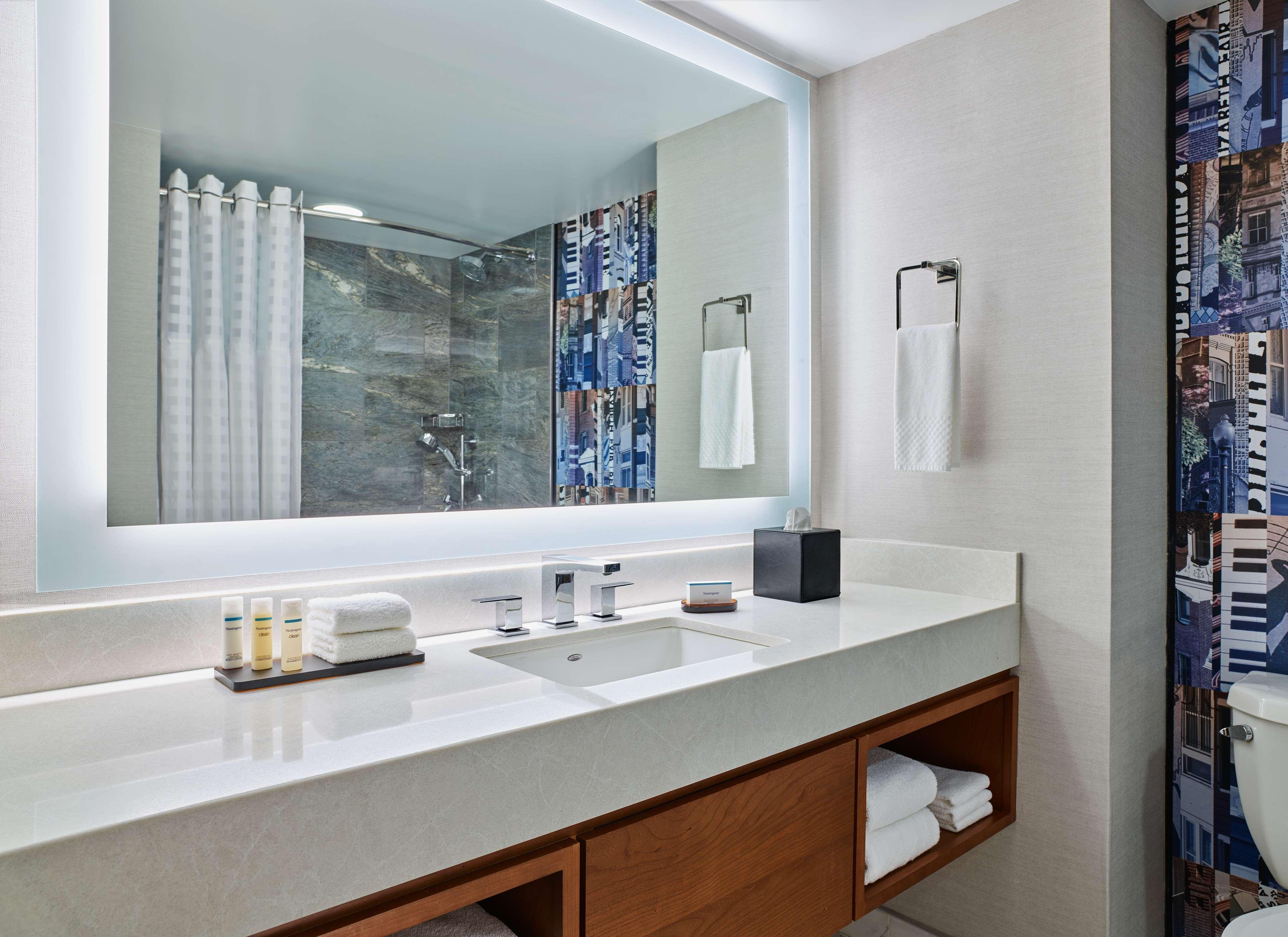 Embassy Suites By Hilton Washington Dc Convention Center Экстерьер фото