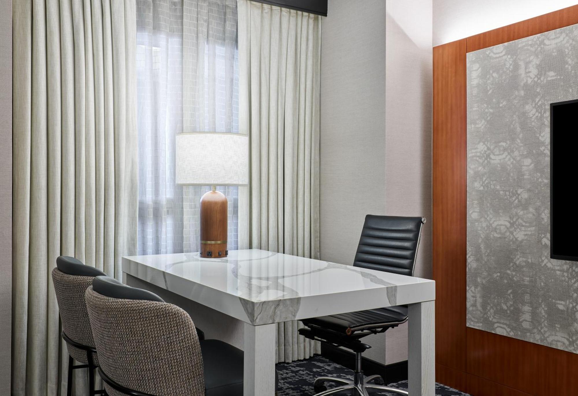 Embassy Suites By Hilton Washington Dc Convention Center Экстерьер фото