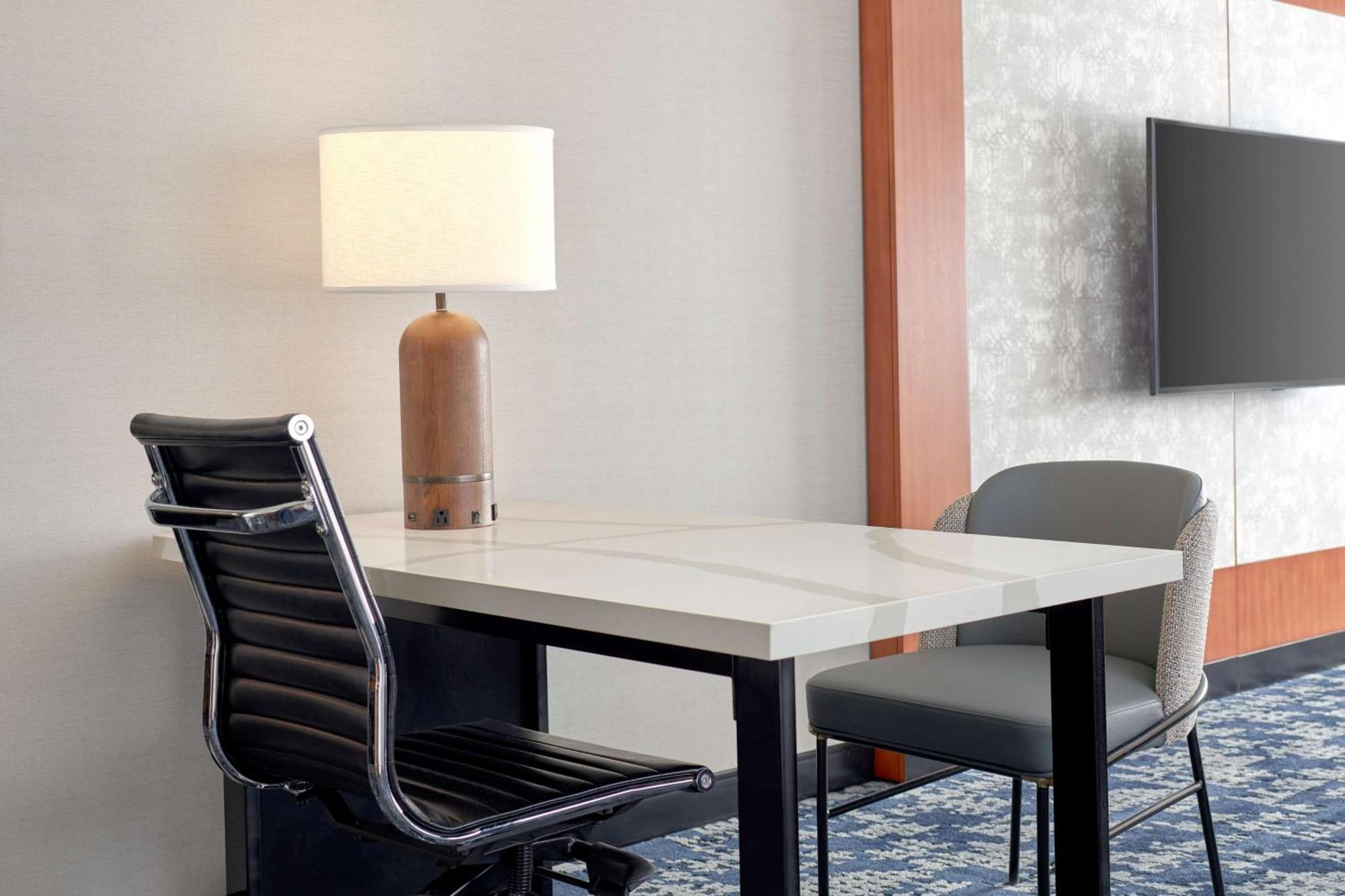Embassy Suites By Hilton Washington Dc Convention Center Экстерьер фото